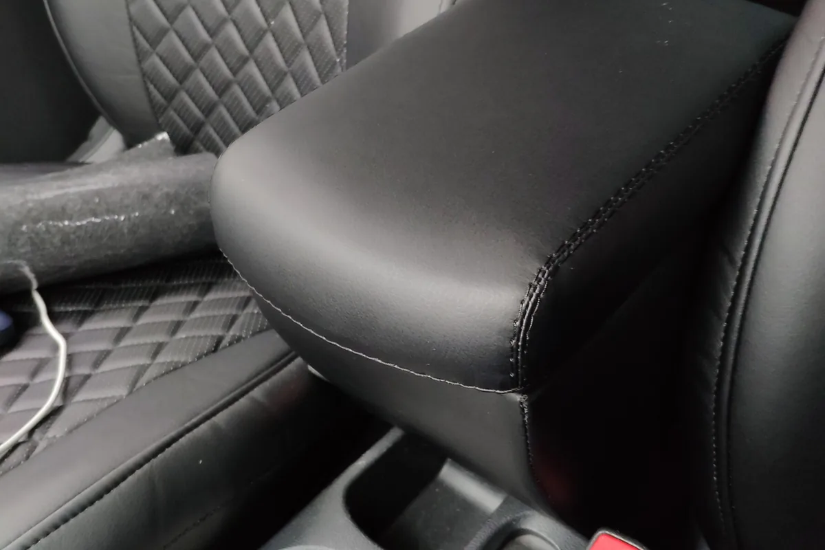 Подлокотник в подстаканник Hyundai Solaris 2