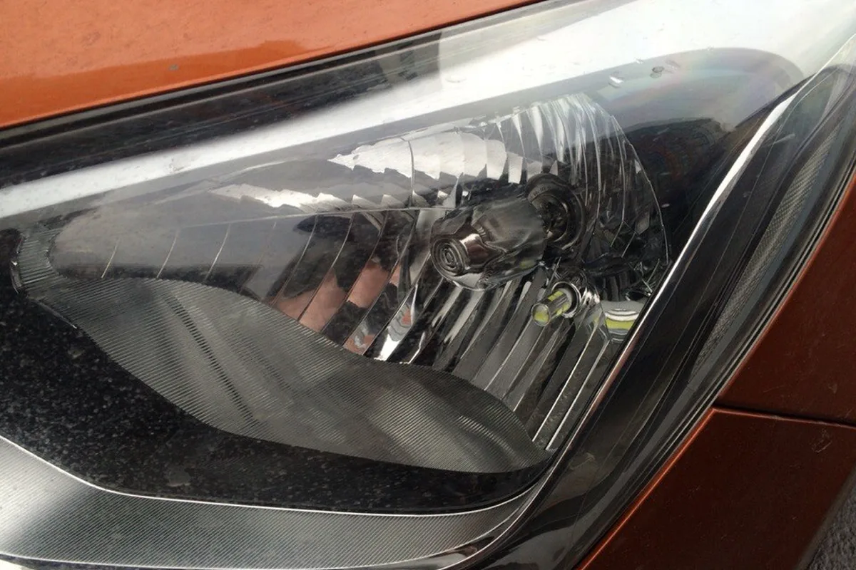 Фара Hyundai Solaris 1 со светодиодом в габарите