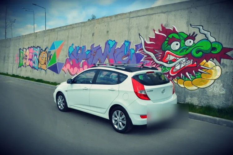 Hyundai Solaris 1 хэтчбек с рейлингами и поперечинами
