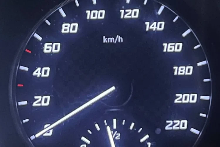 Указатель топлива Hyundai Solaris после 30 литров
