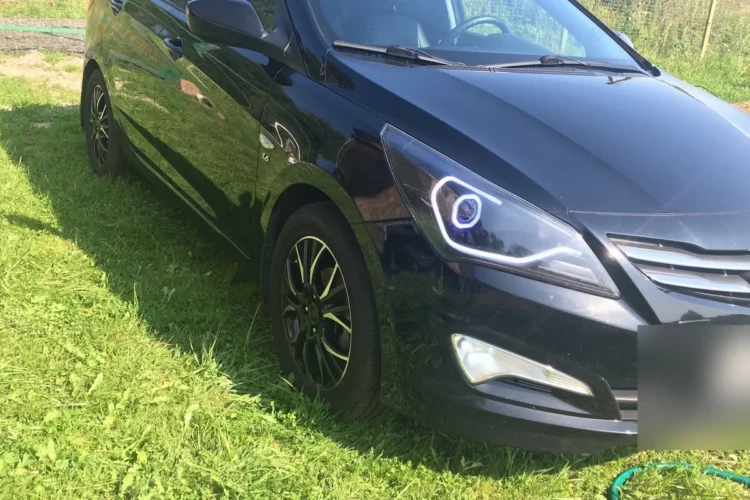 Hyundai Solaris 1 рестайлинг на литых дисках R16