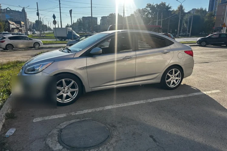 Hyundai Solaris 1 седан на дисках R17