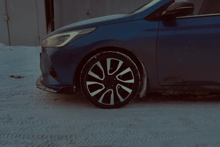 Hyundai Solaris 2 рестайлинг на шинах 205/40 R17