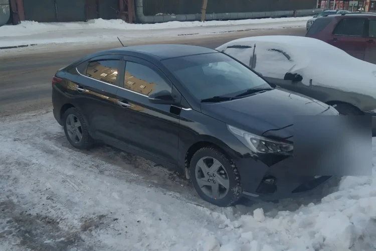 Hyundai Solaris на зимней стоянке