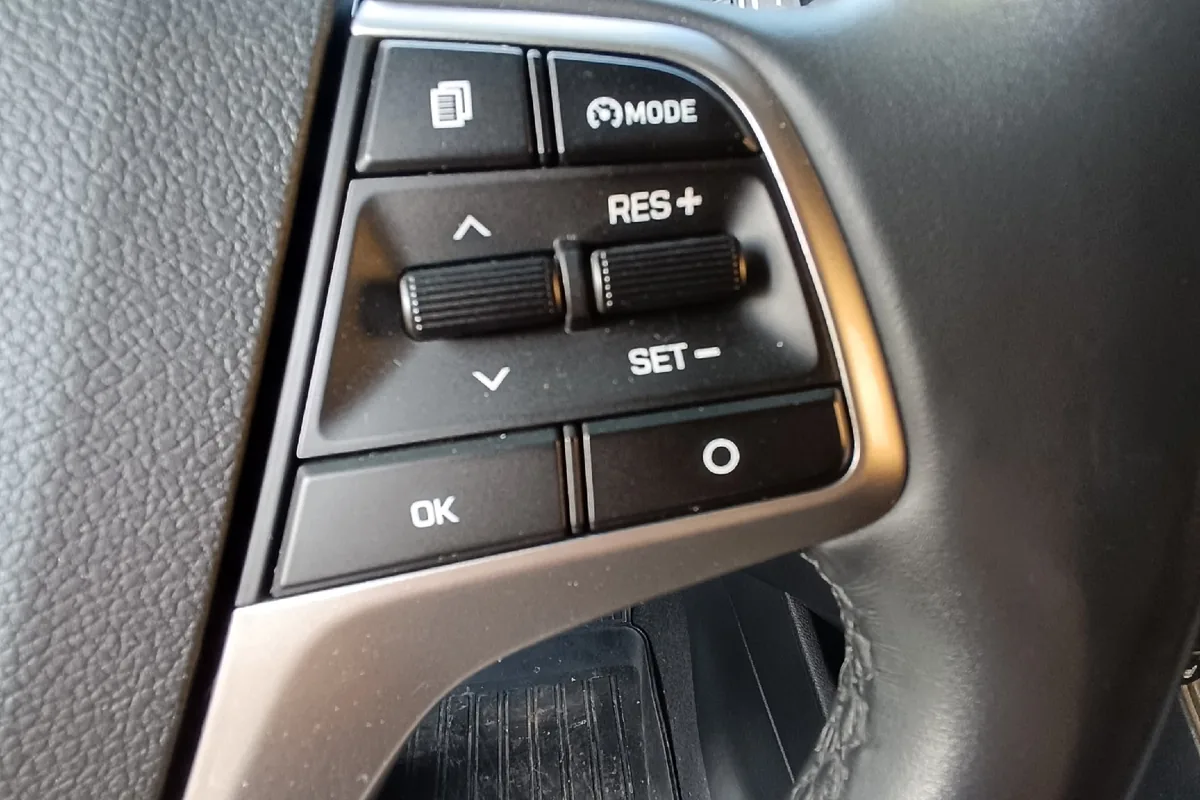 Кнопки на руле Hyundai Solaris 2