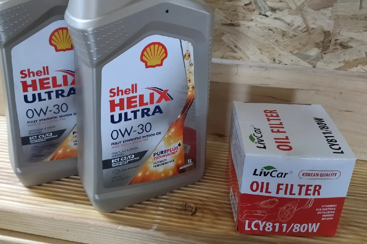 Масло Shell Helix Ultra 0W-30 и фильтр LivCar для Hyundai Solaris 1