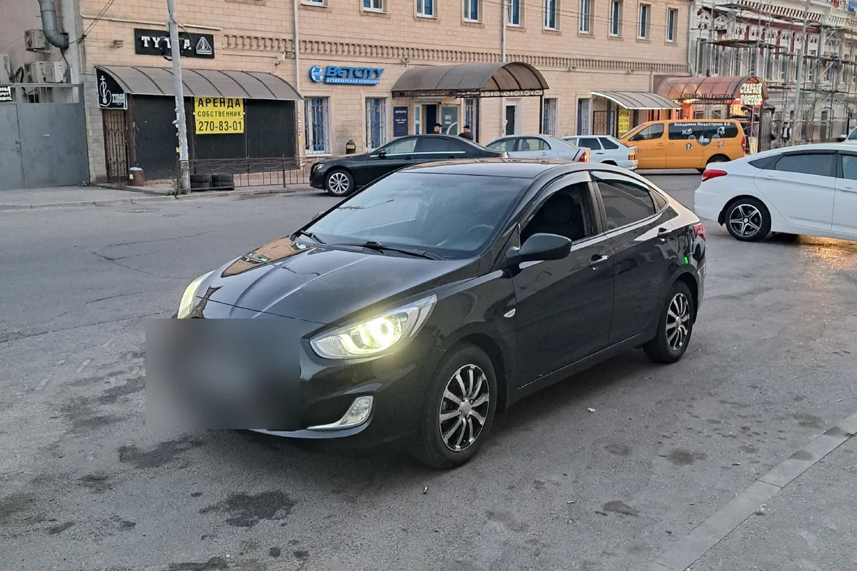 Hyundai Solaris 1 владельца с пробегом 269 тысяч км