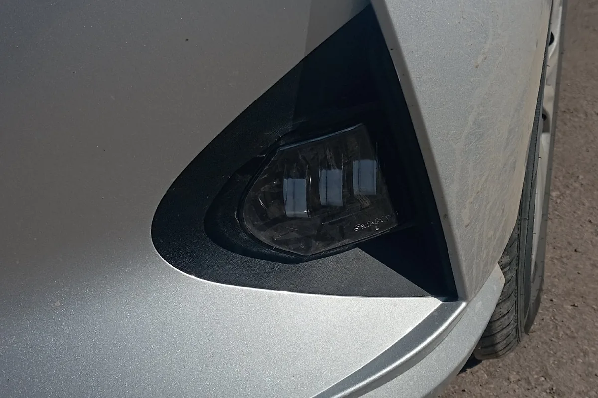 Противотуманная фара в бампере Hyundai Solaris 2 рестайлинг