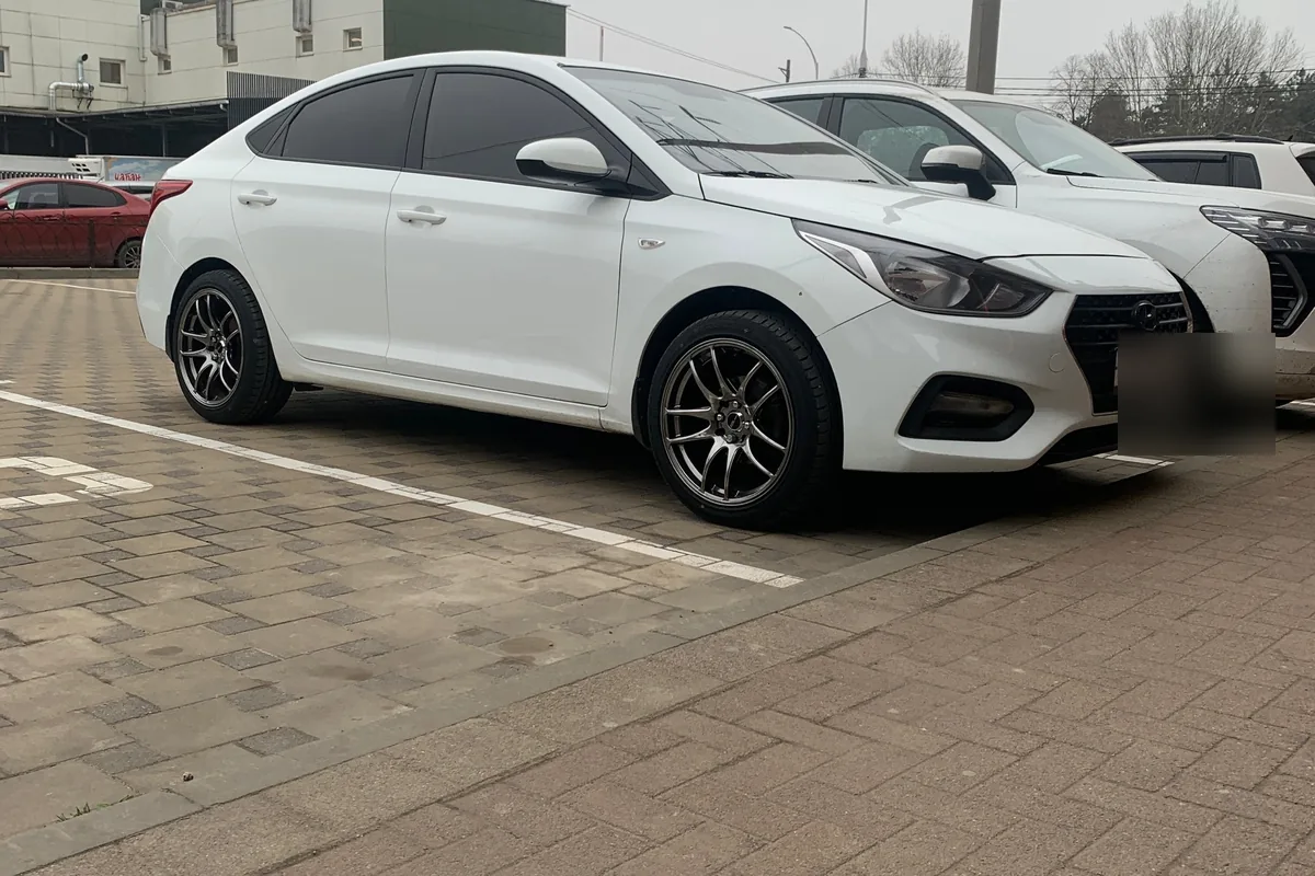 Hyundai Solaris 2 2018 года на заводских пружинах