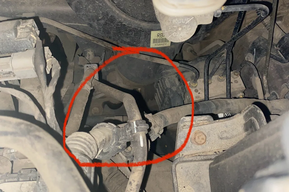 Запотевание рулевой рейки Hyundai Solaris 1 со стороны водителя