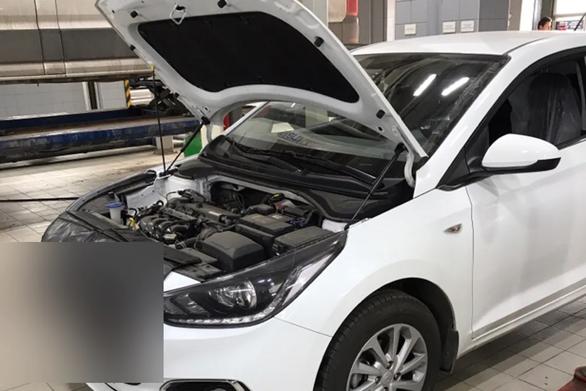 Hyundai Solaris 2 на промежуточном ТО у дилера