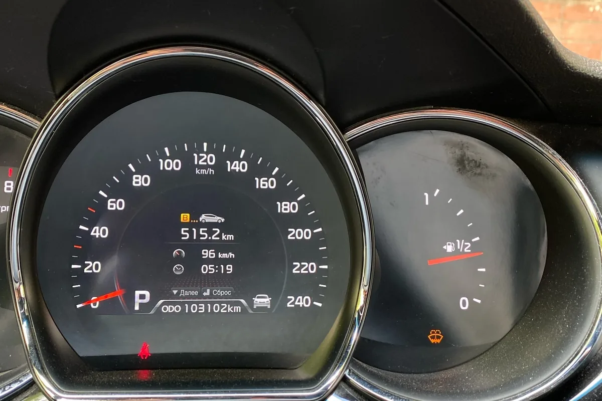 Приборная панель Kia ProCeed JD на отрезке 515 км