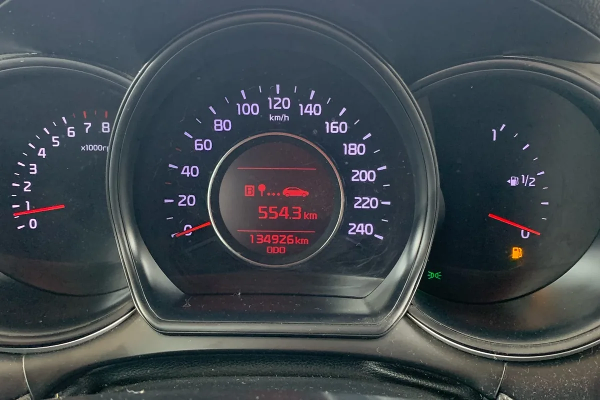Приборная панель Kia Ceed JD с мотором 1.4 и механикой