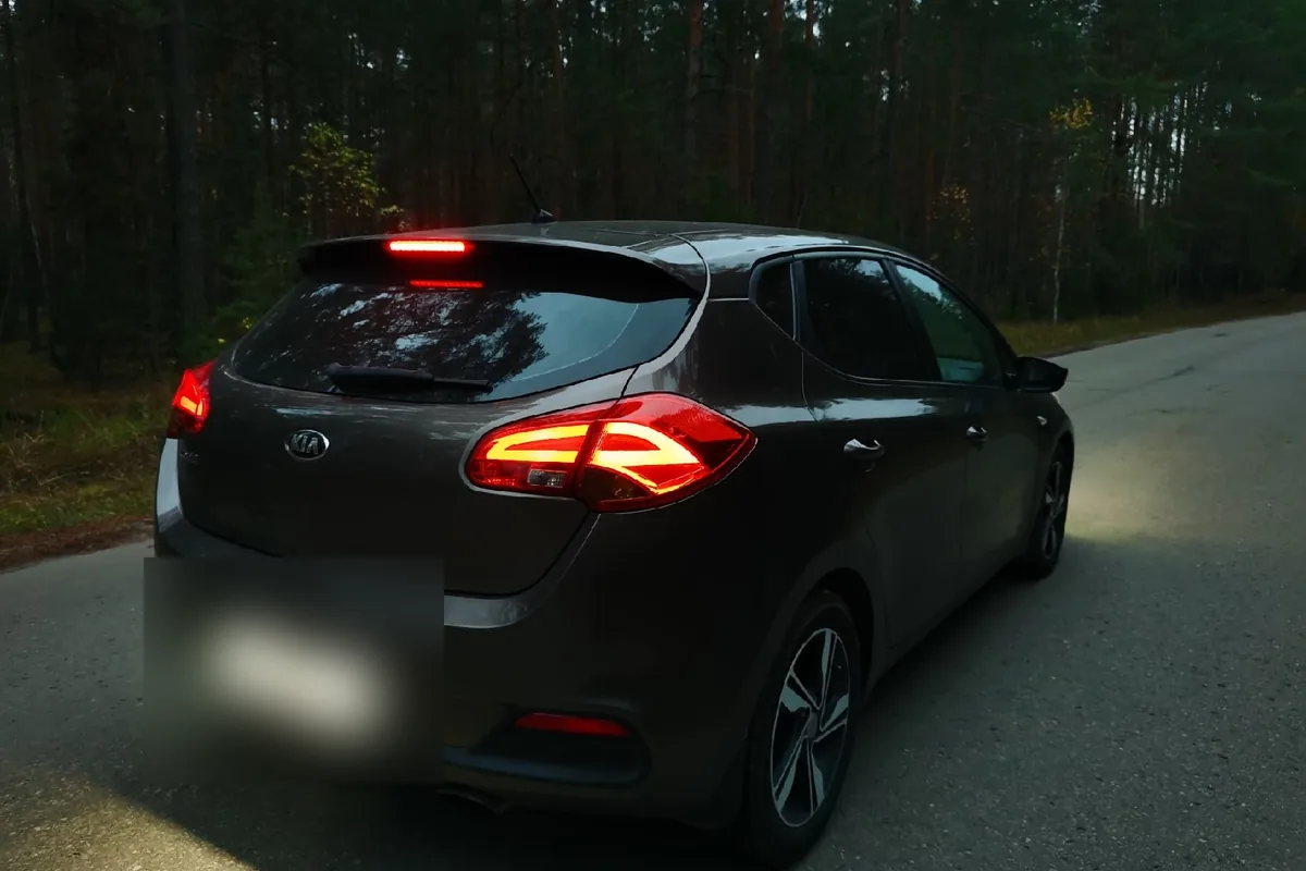 Kia Ceed JD хэтчбек с доработанными задними фонарями