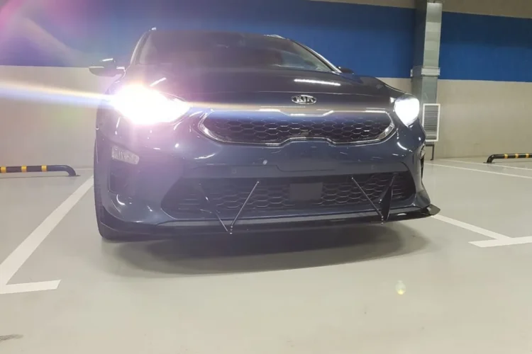 Kia Ceed CD со сплиттером на переднем бампере