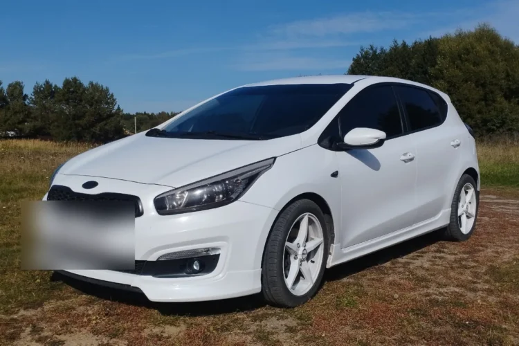 Kia Ceed JD хэтчбек с губой на переднем бампере
