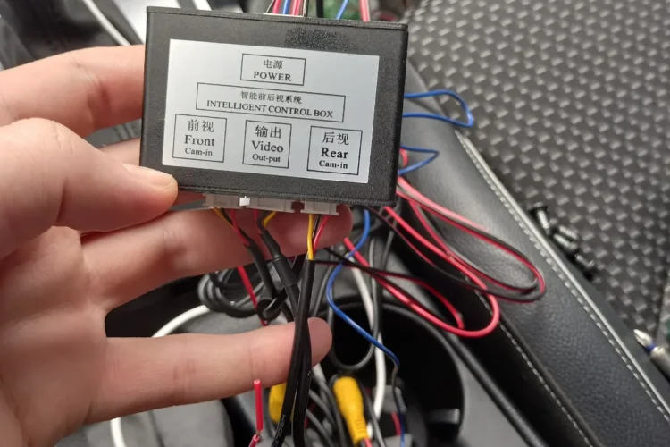 Блок переключения камер в салоне Kia Ceed CD