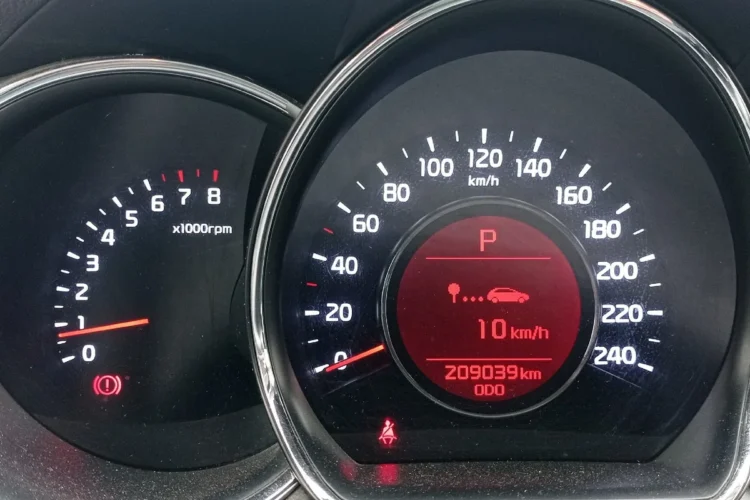 Средняя скорость 10 км/ч на приборке Kia Ceed JD