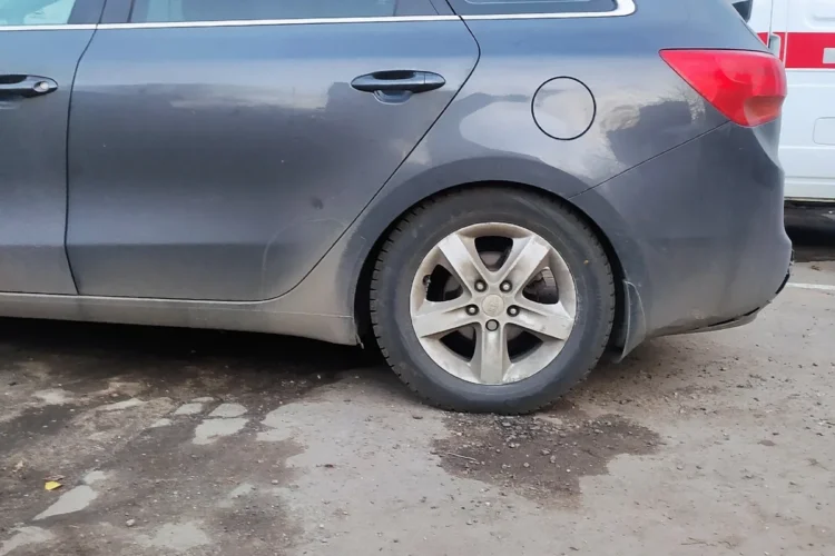 Kia Ceed JD SW на шинах 205/60 R16
