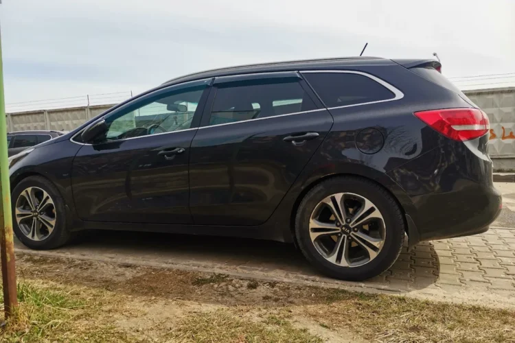 Kia Ceed JD SW на шинах 225/55 R17