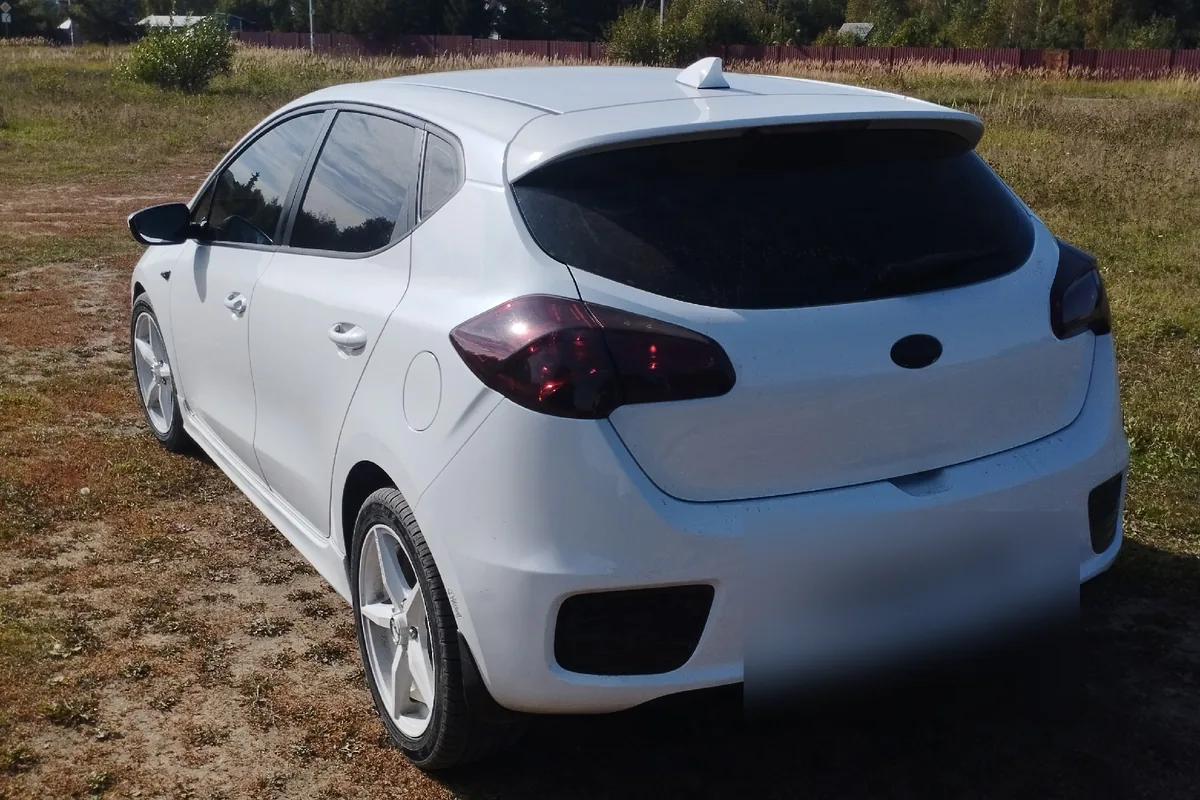 Задний бампер Kia Ceed JD хэтчбек