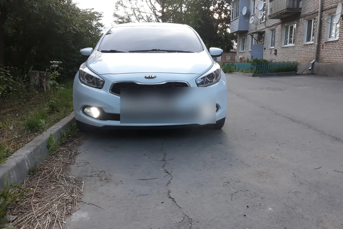 Kia Ceed JD с диодными лампами в ДХО