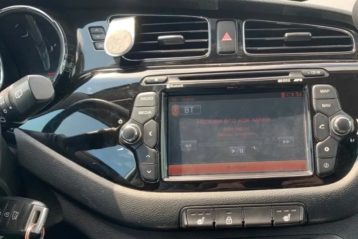 Штатная магнитола Kia Ceed JD без камеры заднего вида
