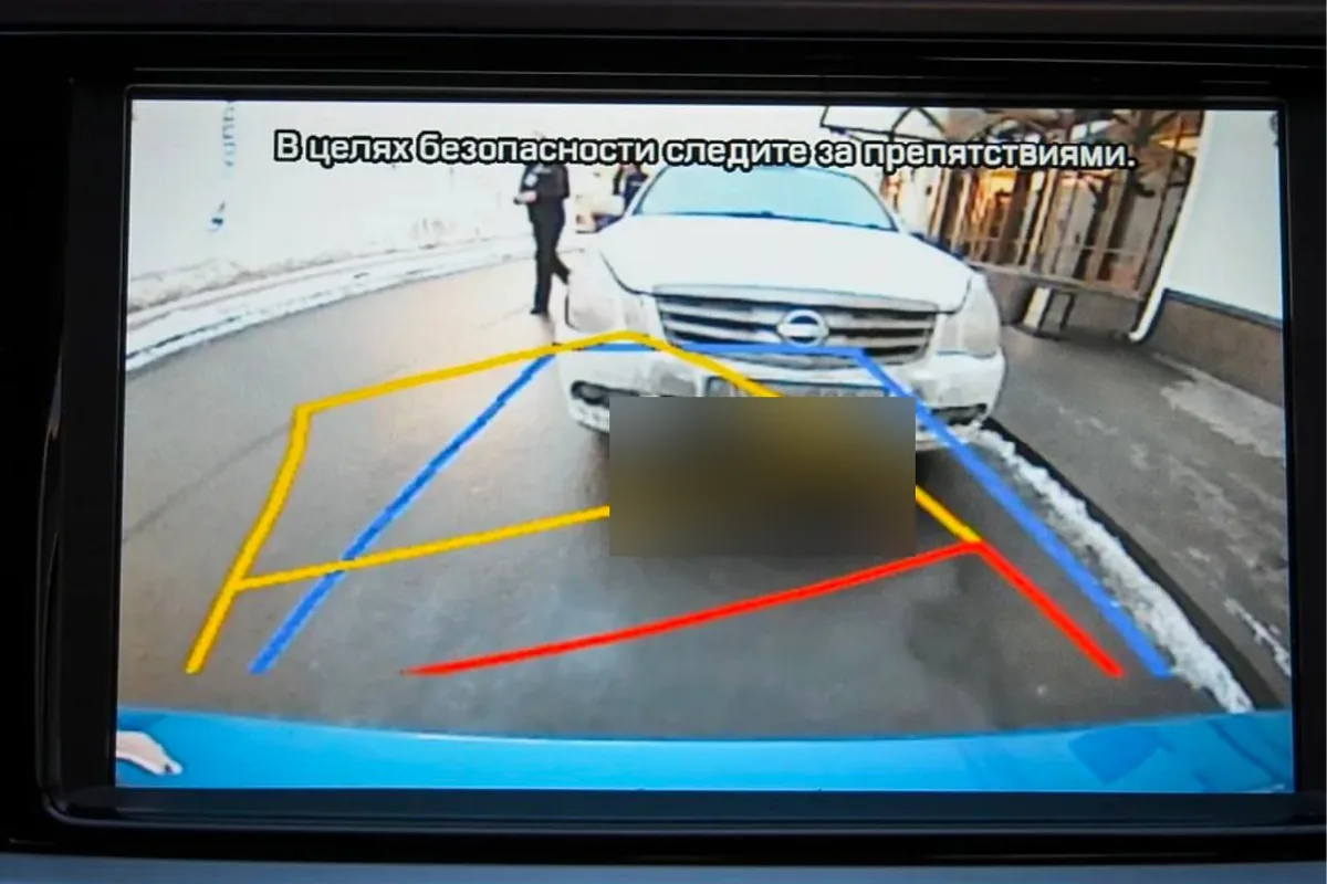 Картинка штатной камеры заднего вида Kia Ceed CD с разметкой