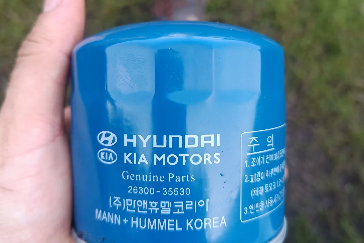 Голубой оригинальный масляный фильтр Kia Ceed от Mann+Hummel Korea