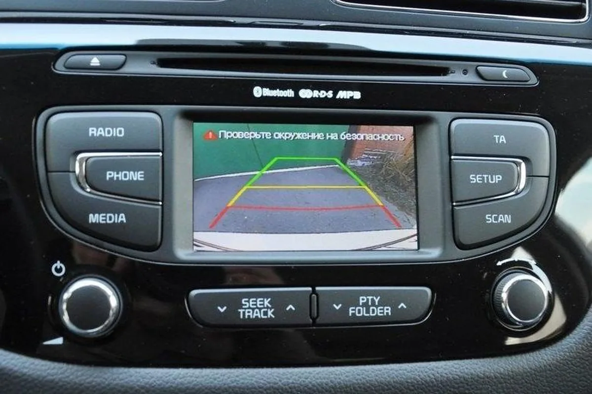 Штатная магнитола Kia Ceed JD 2017 с камерой заднего вида