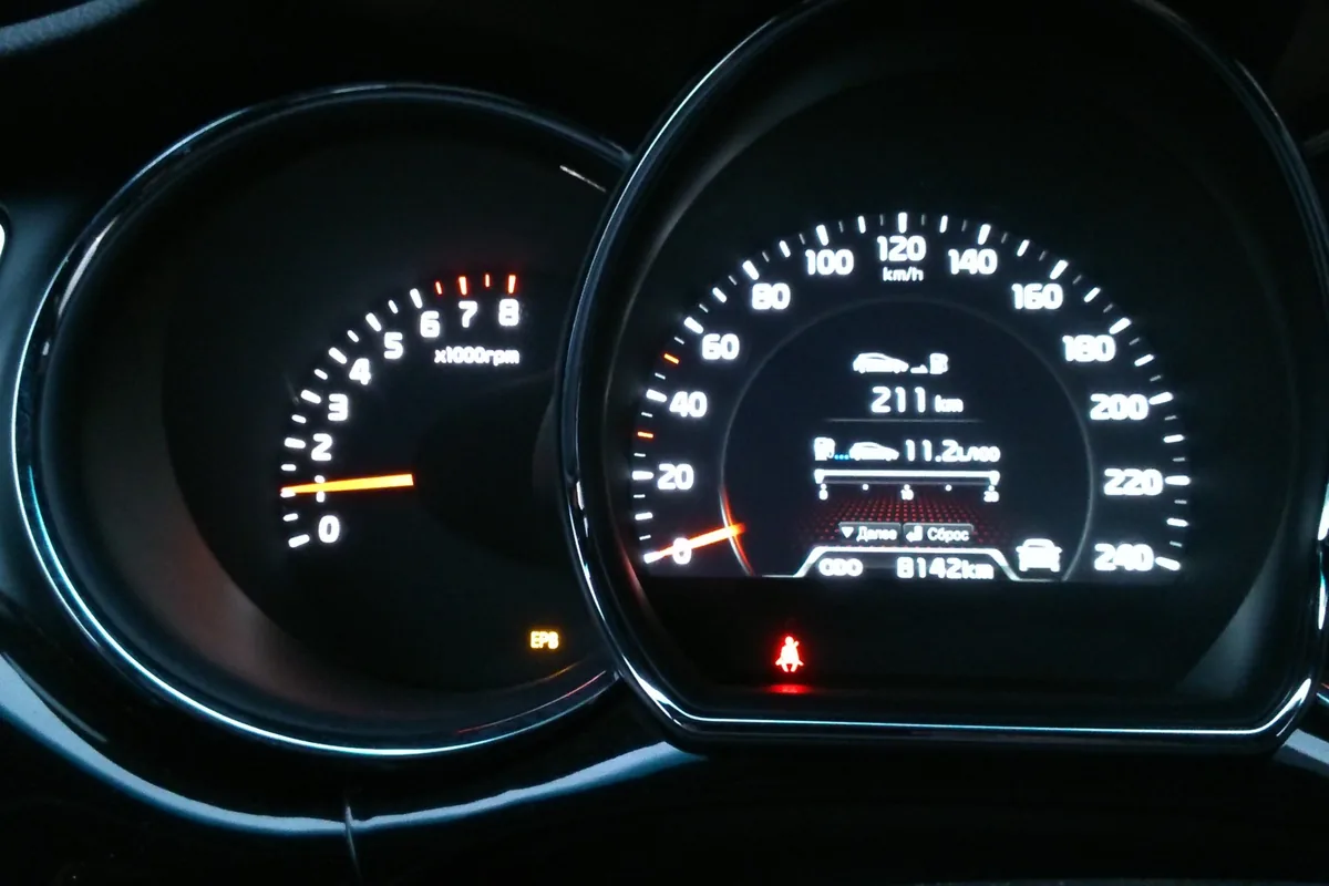 Горящий индикатор EPB на приборке Kia Ceed JD