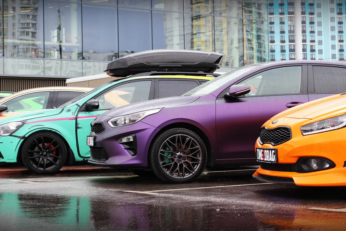 Оклеенные плёнкой Kia Ceed CD и JD на фестивале тюнинга