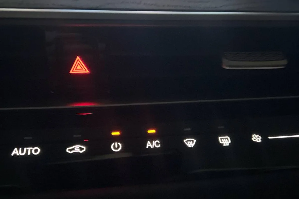 Кнопки климата AUTO и A/C