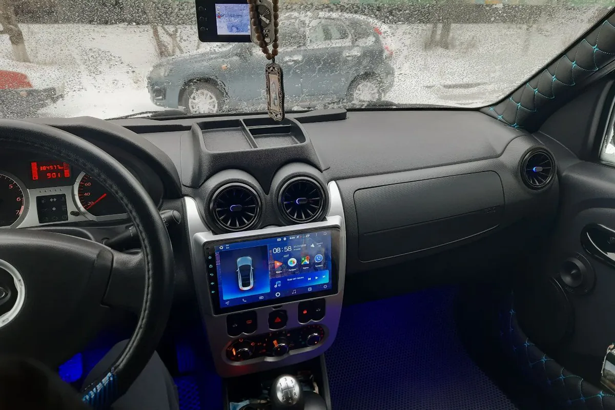 Салон Lada Largus с пробегом 385 тысяч километров