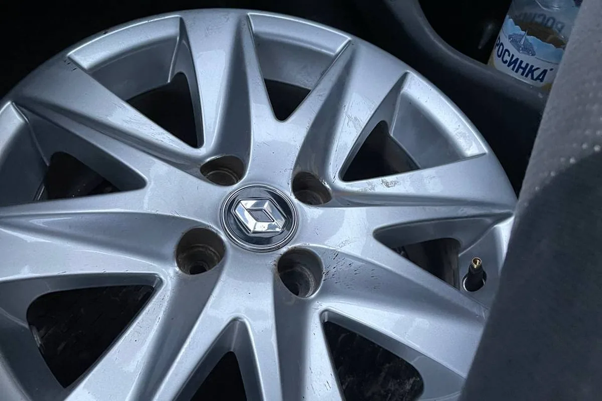 Оригинальный литой диск Renault для Lada Largus