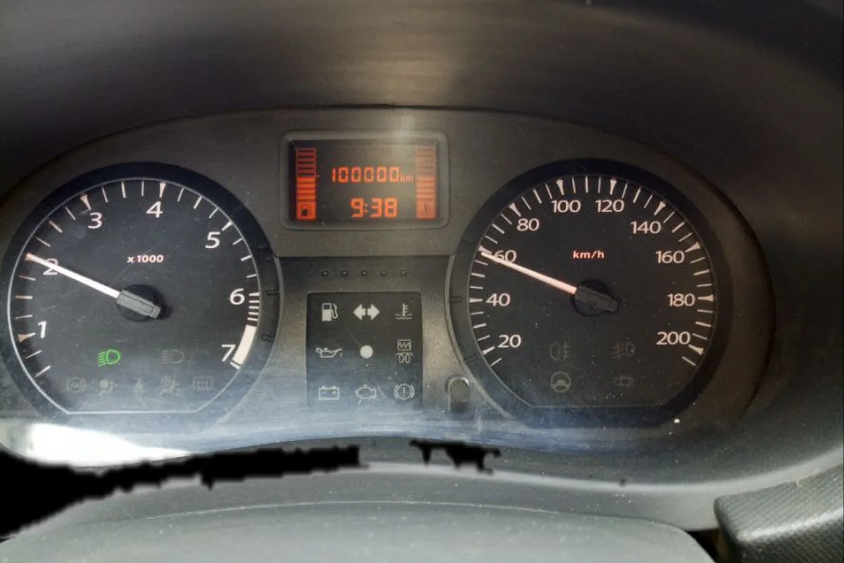 Одометр Lada Largus 2013 года с K7M на 100 000 км