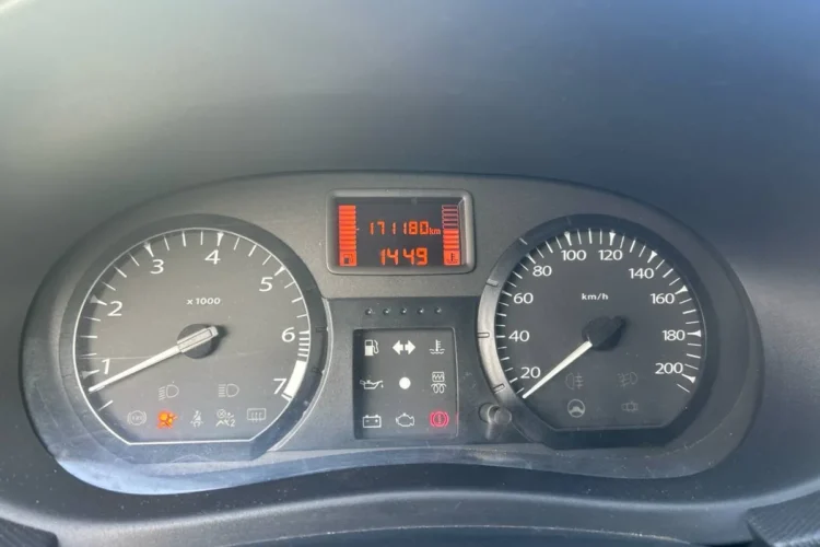Приборная панель Lada Largus 2013 года с K7M на 171 180 км