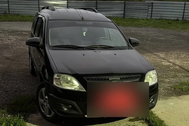 Чёрный Lada Largus 2016 года с мотором K4M