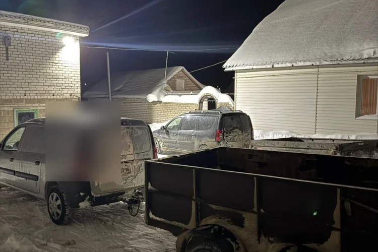 Lada Largus фургон с прицепом на колёсах R15