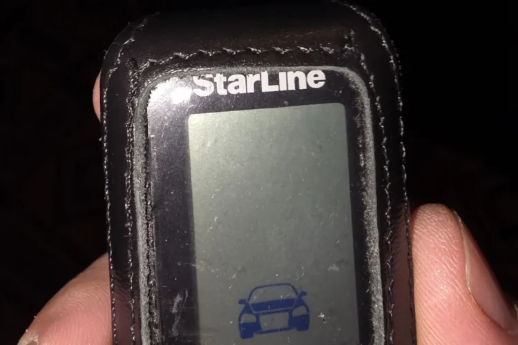 Брелок StarLine с дисплеем от Lada Largus