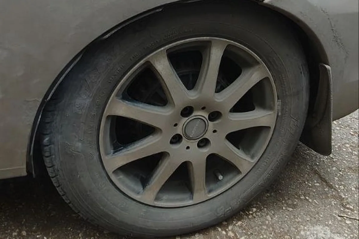 Задняя арка и колесо Lada Largus