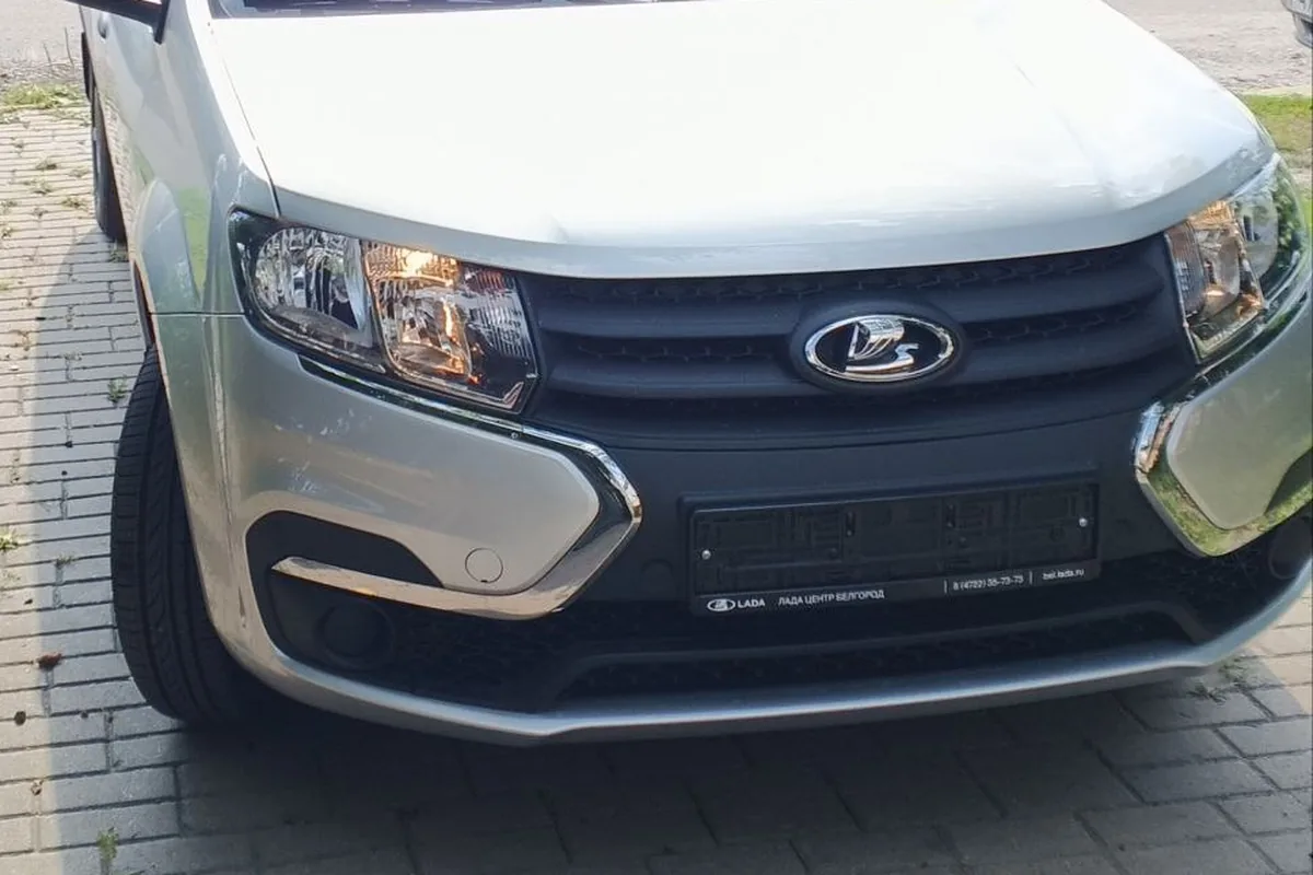 Новый Lada Largus FL, у которого клинило руль на холодную