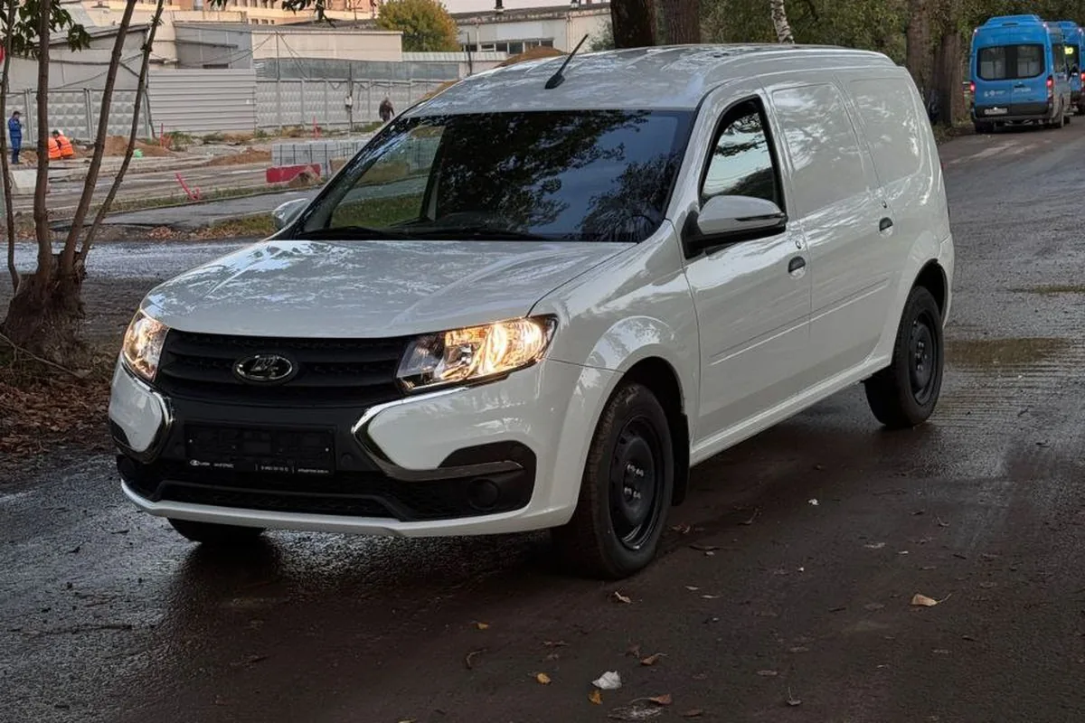 Фургон Lada Largus FL, купленный для работы