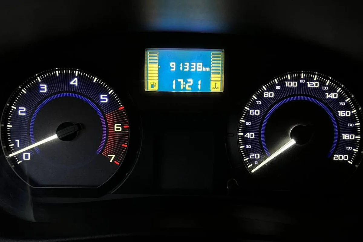 Приборная панель Lada Largus после пересвета