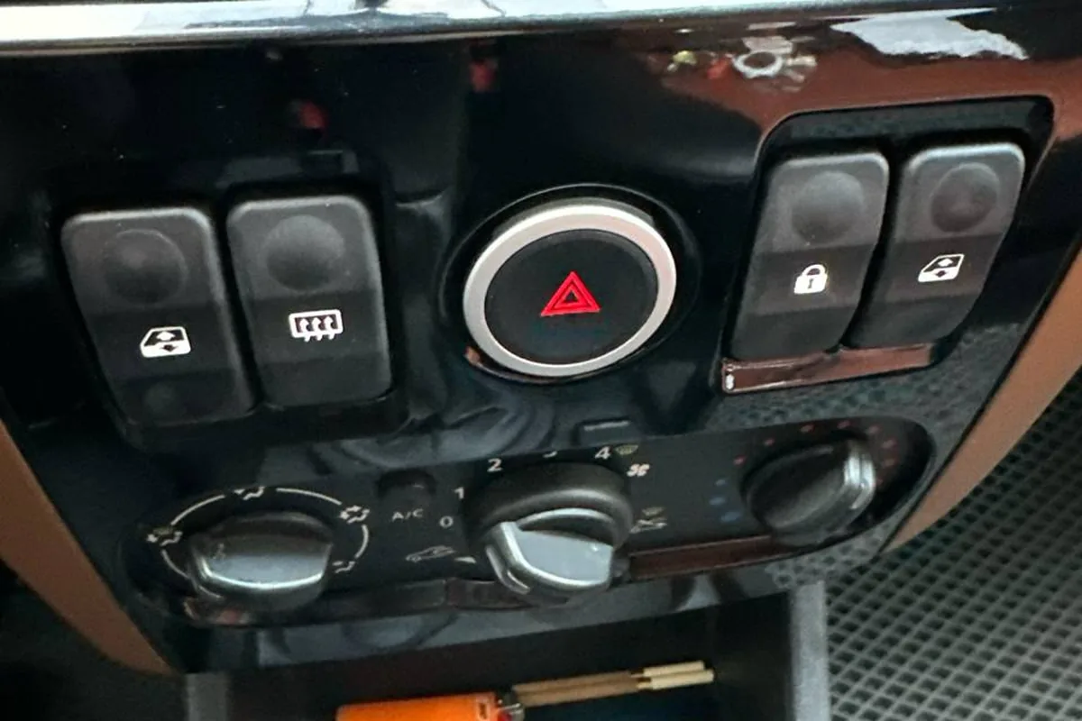 Блок управления печкой Lada Largus перед снятием