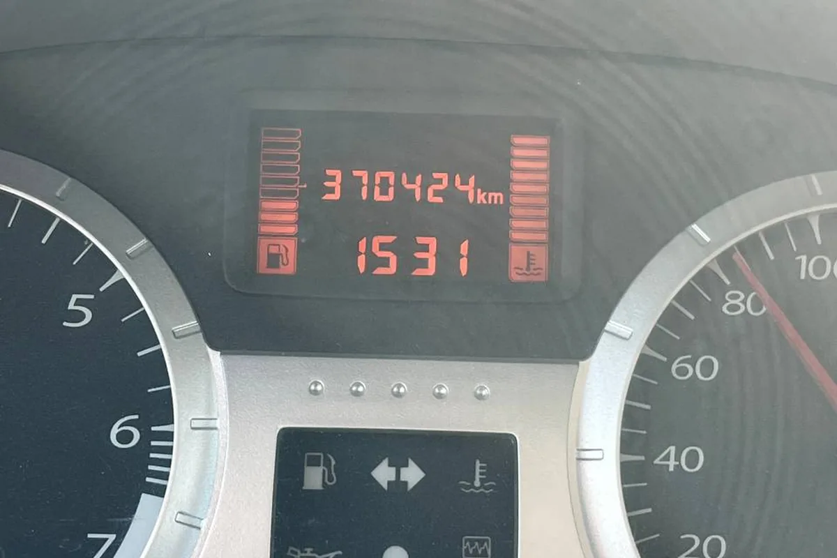 Одометр Lada Largus 2012 года на 370 424 км