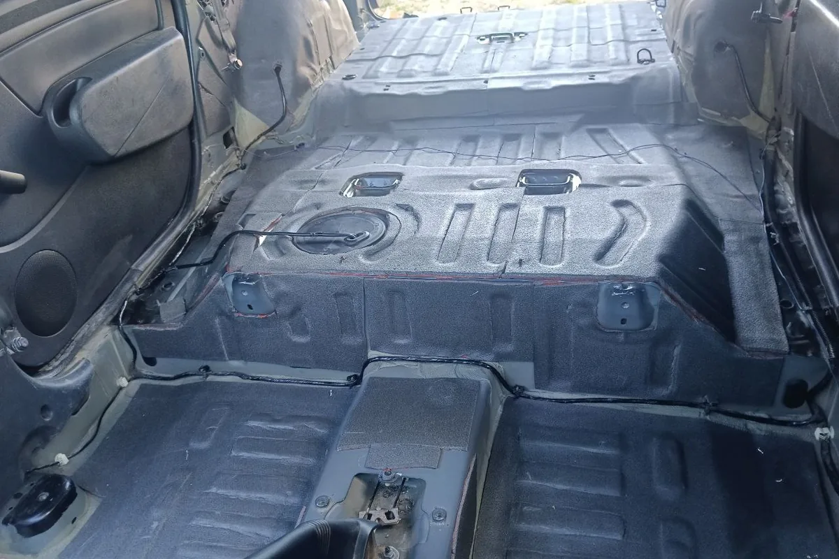 Пол Lada Largus после шумоизоляции