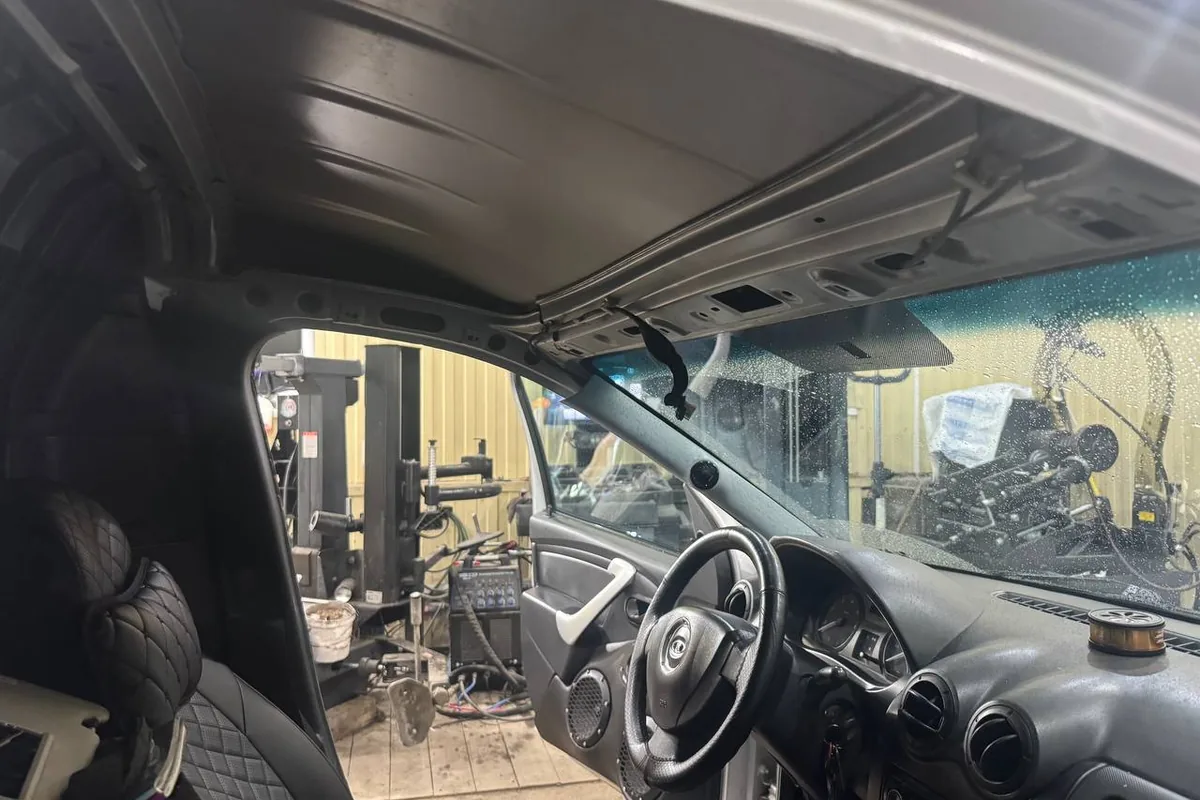 Крыша Lada Largus изнутри без обшивки