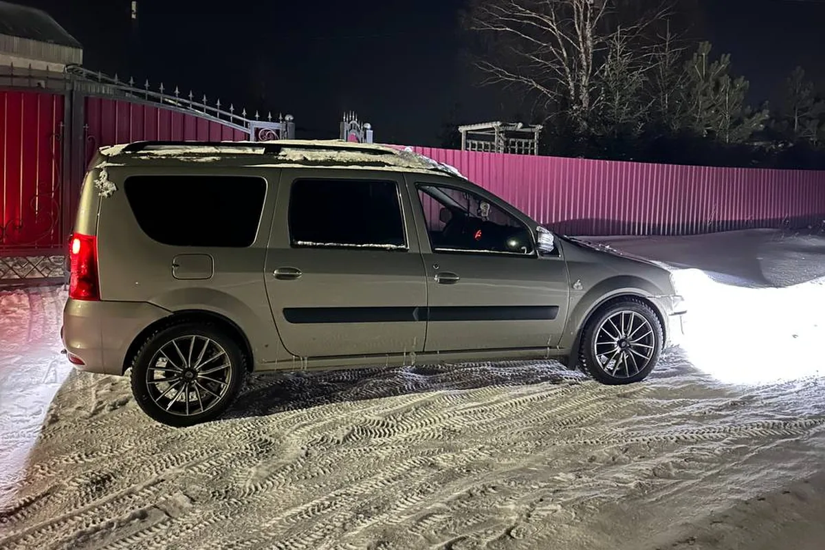 Lada Largus, заведённая автозапуском в мороз