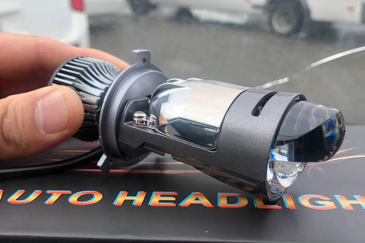 Мини-линза LED под цоколь H4 для фар Lada Largus